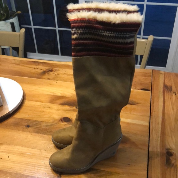 Canyon River Blues suede boots size 6. Like new - Picture 2 of 7